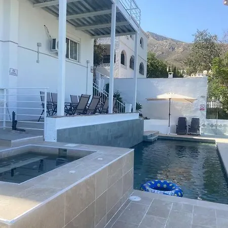 公寓 B View Of Swimming Pool, Jacuzzi, Possibility Heating In Extra, Sea And Mountain 贝纳尔马德纳