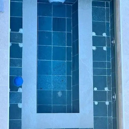 B View Of Swimming Pool, Jacuzzi, Possibility Heating In Extra, Sea And Mountain 贝纳尔马德纳