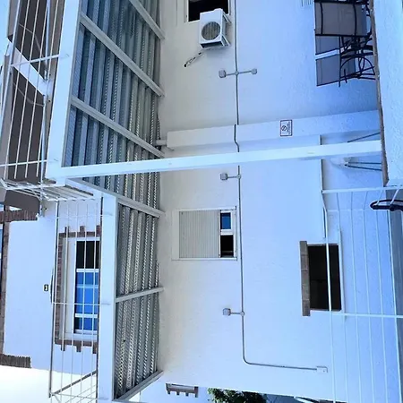 B View Of Swimming Pool, Jacuzzi, Possibility Heating In Extra, Sea And Mountain 贝纳尔马德纳
