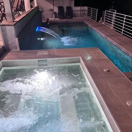 B View Of Swimming Pool, Jacuzzi, Possibility Heating In Extra, Sea And Mountain * 贝纳尔马德纳