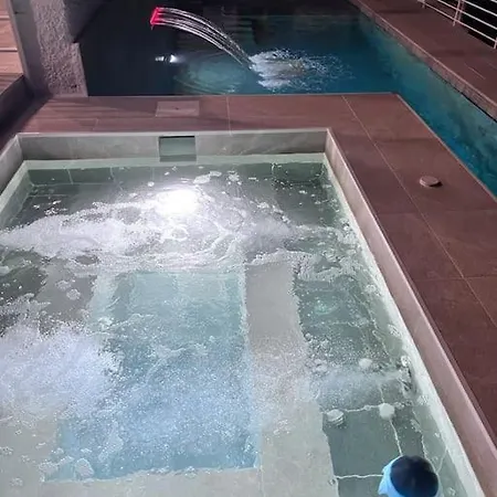 Διαμέρισμα B View Of Swimming Pool, Jacuzzi, Possibility Heating In Extra, Sea And Mountain Benalmádena